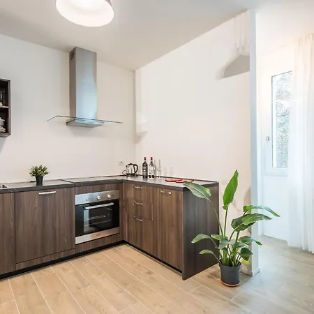 Apartment Pet Friendly In *